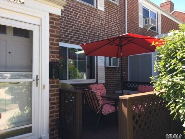 26428 Langston Ave unit E-1, Glen Oaks, NY 11004 - photo 1