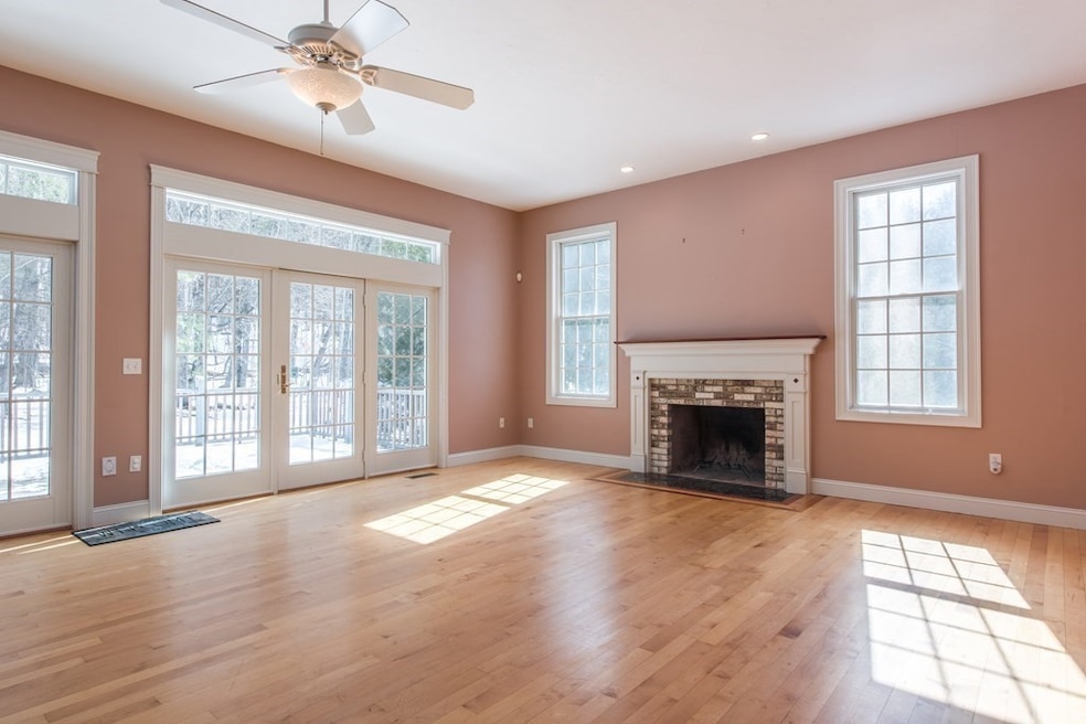 22 Mount Warner Rd, Hadley, MA 01035 - photo 1