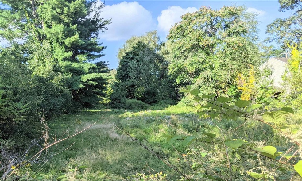 327 Main Dunstable Rd, Nashua, NH 03062 - photo 1