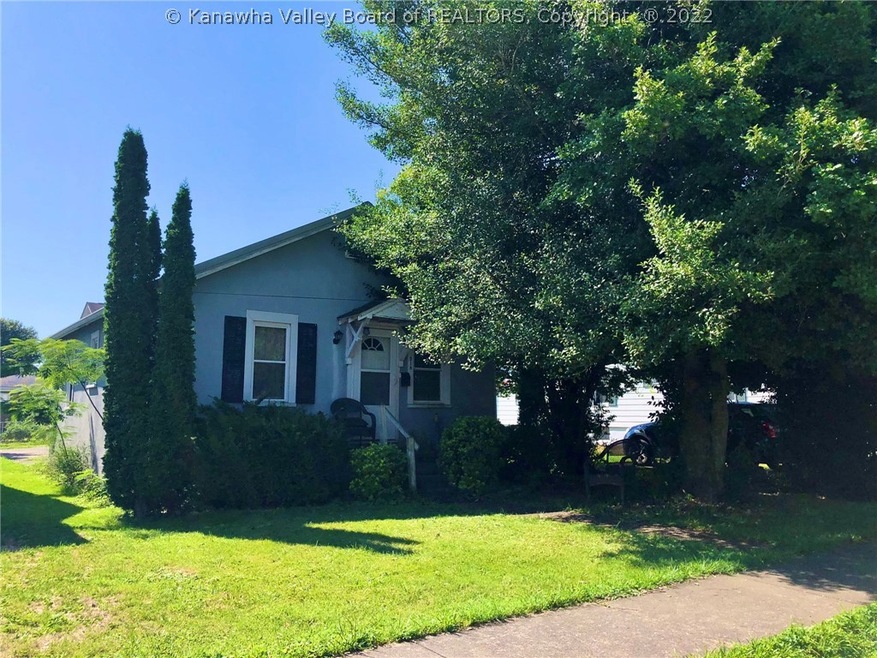 318 20th St, Dunbar, WV 25064 - photo 1