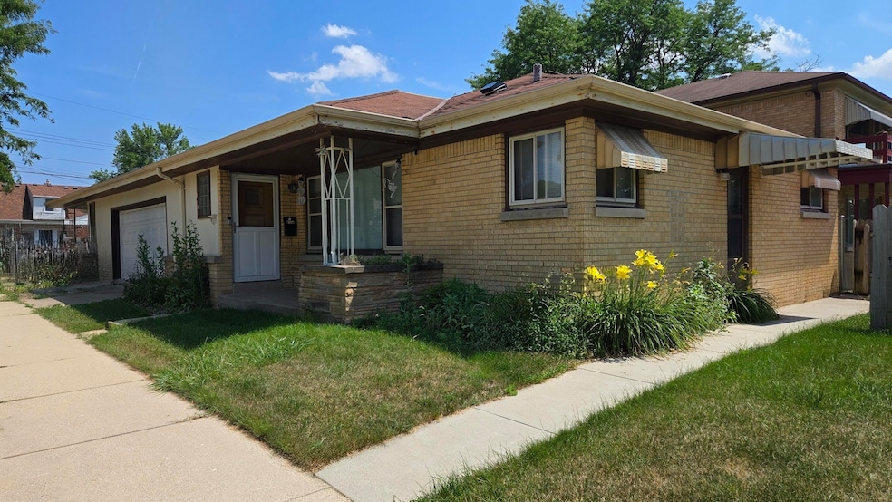 8533 W Nash St unit 8535, Milwaukee, WI 53222 - photo 1