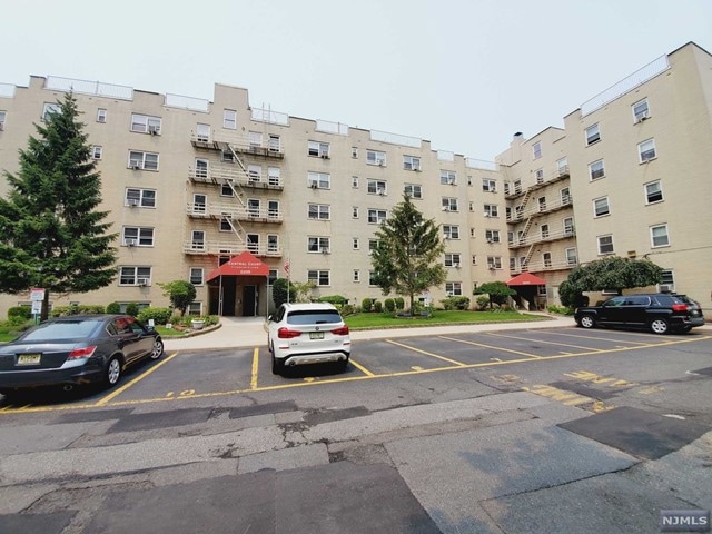 2205 N Central Rd unit 3B, Fort Lee, NJ 07024 - photo 1