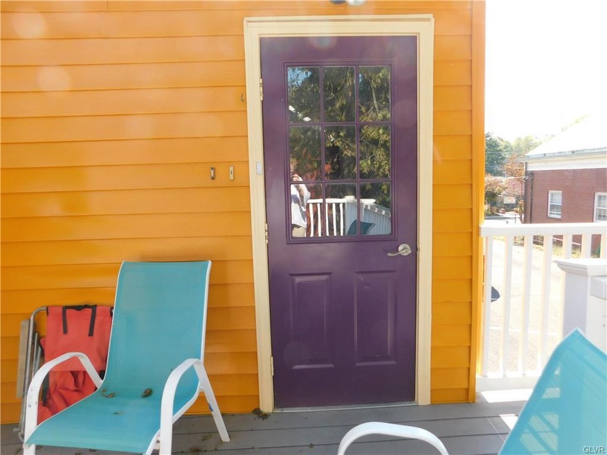 101 Delaware Rd unit 2, Riegelsville, PA 18077 - photo 1