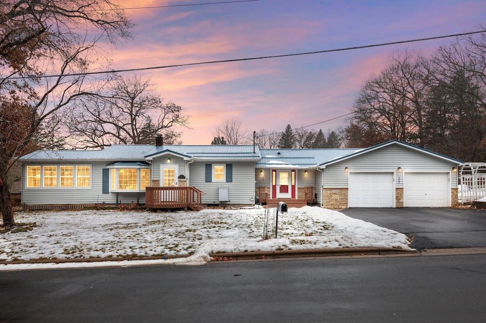 Welcome to 355 East Ave S