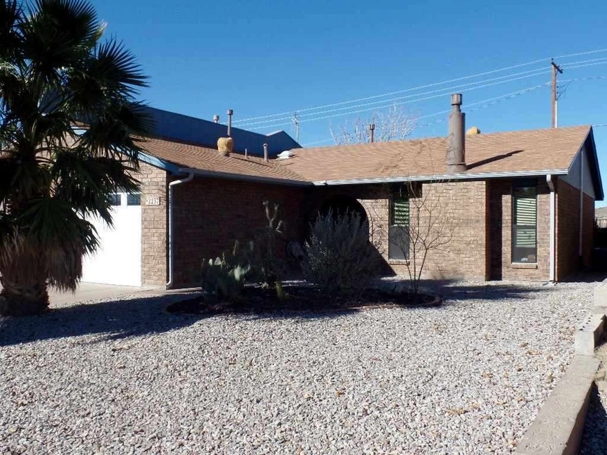 2237 Nevada Dr, Alamogordo, NM 88310 - photo 1