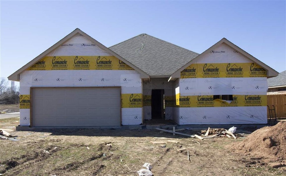 202 NW Granite Ave, Cache, OK 73527 - photo 1