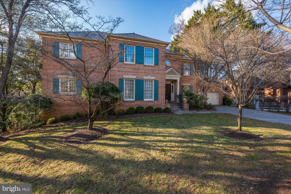 7902 Sandalfoot Dr, Potomac, MD 20854 - photo 1