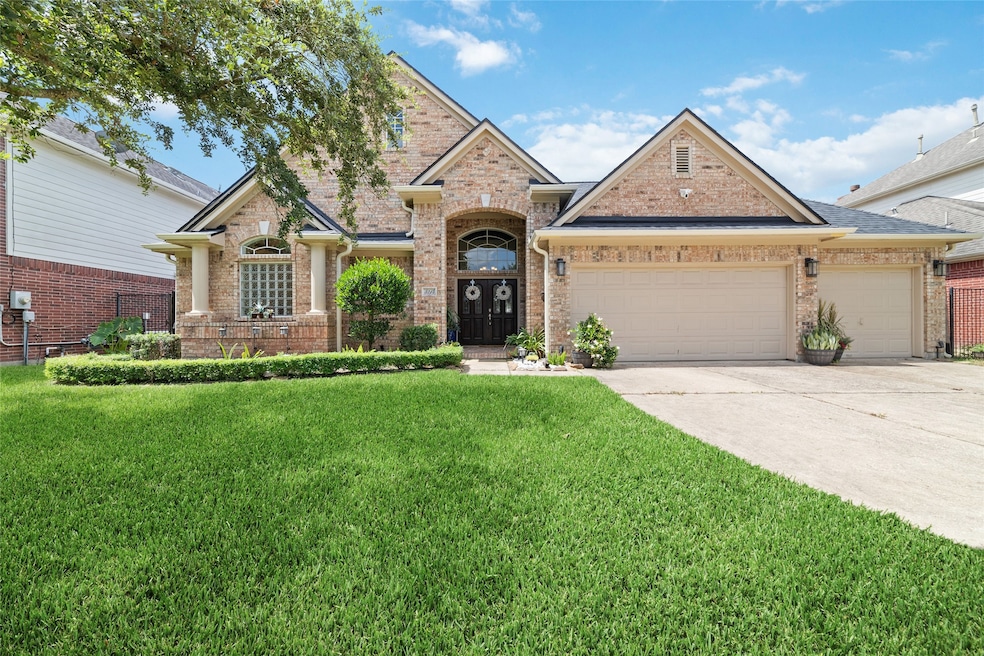 3214 E Cedar Hollow Dr, Pearland, TX 77584 - photo 1