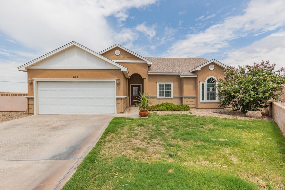 807 Shiprock, Alamogordo, NM 88310 - photo 1