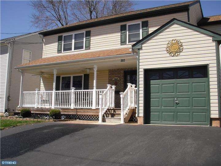 302 Coeburn Blvd, Brookhaven, PA 19015 - photo 1