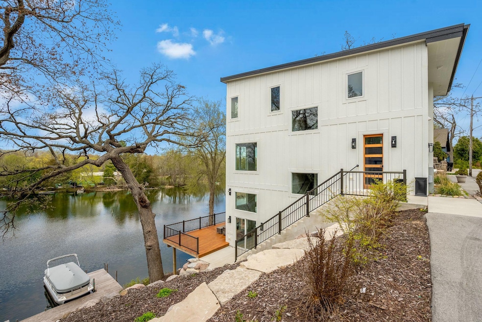 Sold $1,115,000