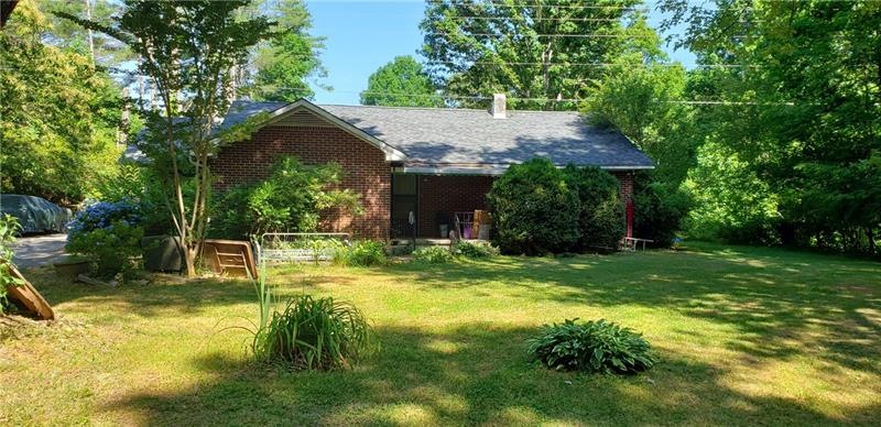 4 sided Brick, level yard and pasture