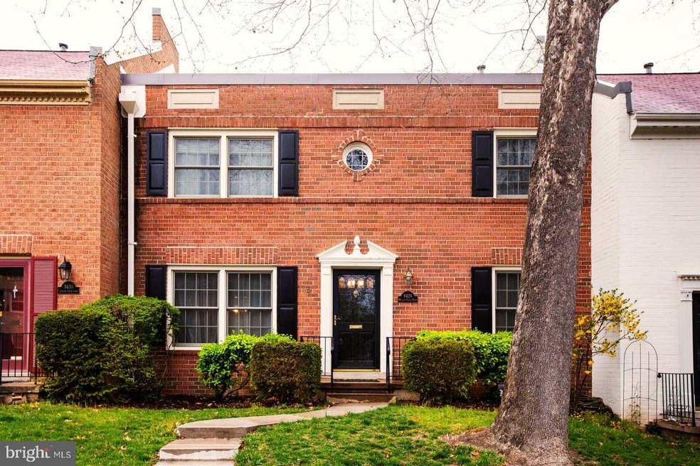 8428 Willow Forge Rd, Springfield, VA 22152 - photo 1