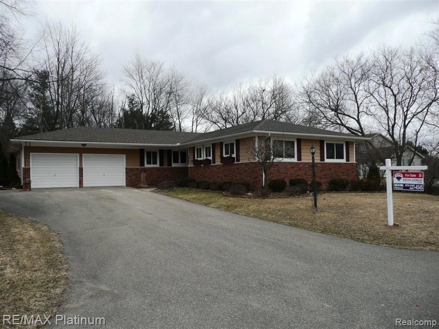 2422 Pleasant Ridge