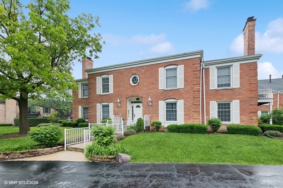 128 Carriage Way Dr unit 217B, Burr Ridge, IL 60527 - photo 1