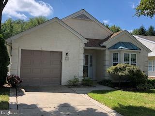 640 Cascade Dr S, Mount Laurel, NJ 08054 - photo 1