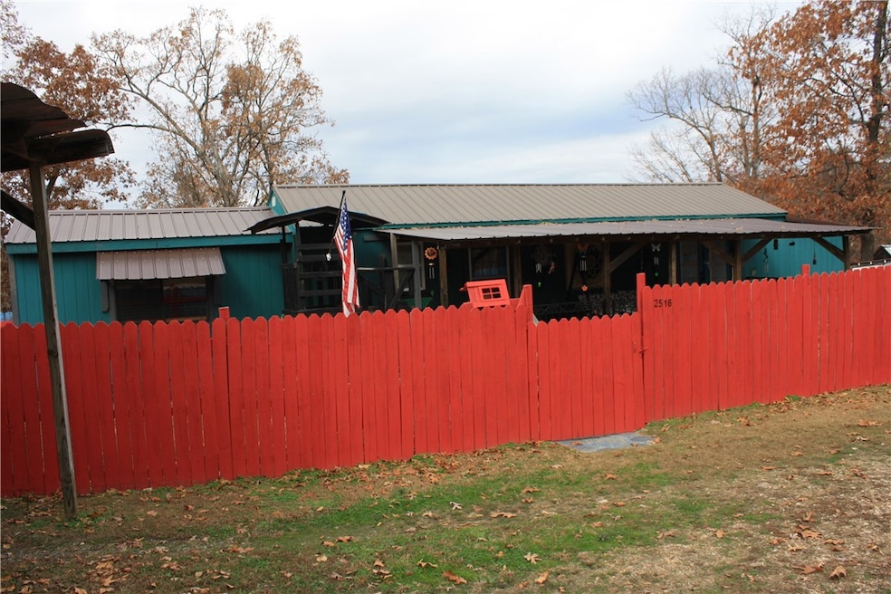 2516 Marion County 8001, Yellville, AR 72687 - photo 1