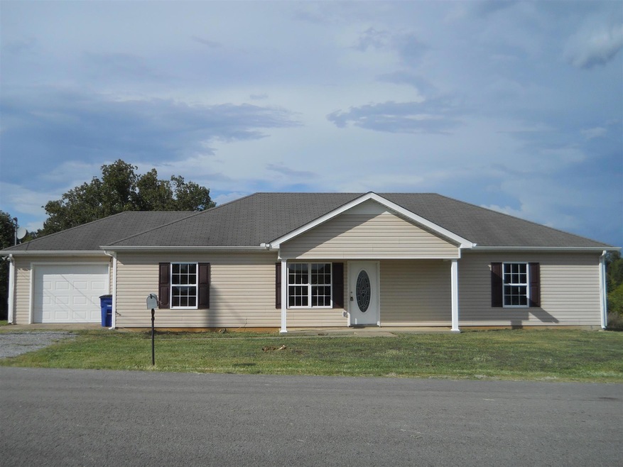 308 Cottonwood Dr, Shelbyville, TN 37160 - photo 1