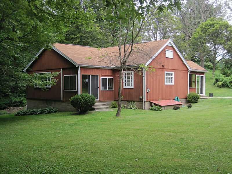 Exterior Front. Cozy Ranch!