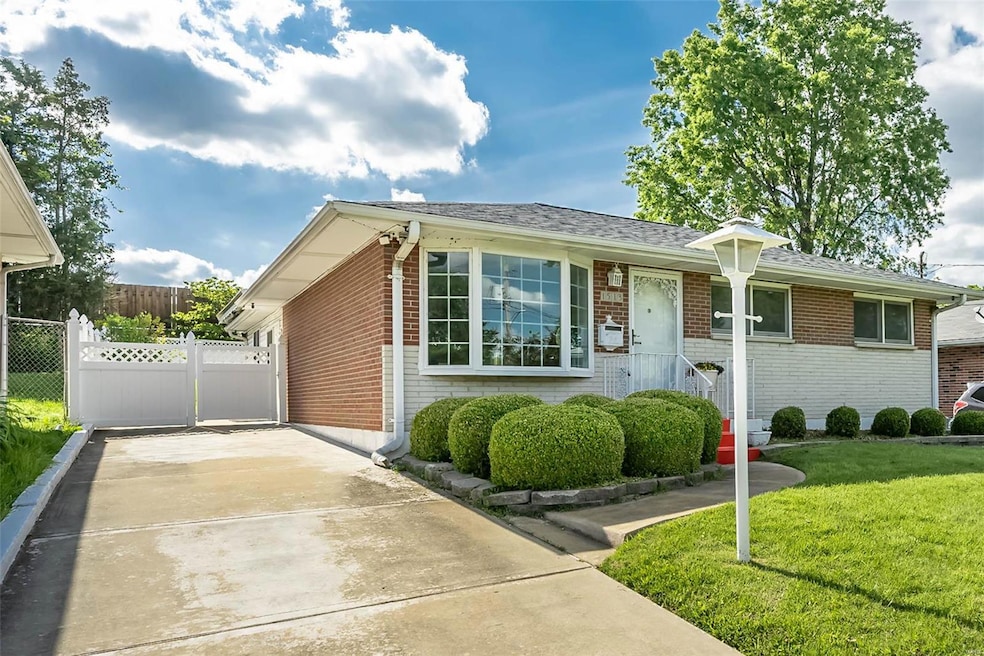Pending $299,900