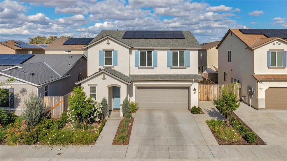 841 Corazon Ave, Clovis, CA 93619 - photo 1