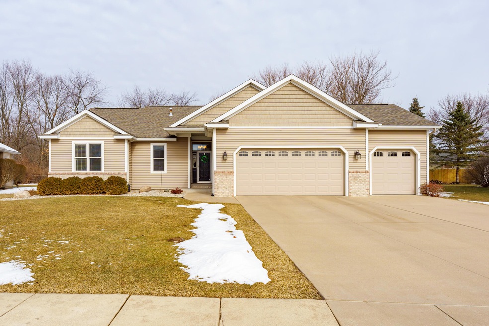 2710 Avalon Woods Dr, Portage, MI 49024 - photo 1