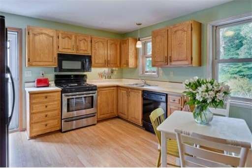 22 Cherry St, Newburyport, MA 01950 - photo 1