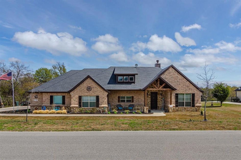 208 Scenic Wood Dr, Azle, TX 76020 - photo 1
