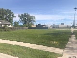 2401 North Blvd, Port Huron, MI 48060 - photo 1