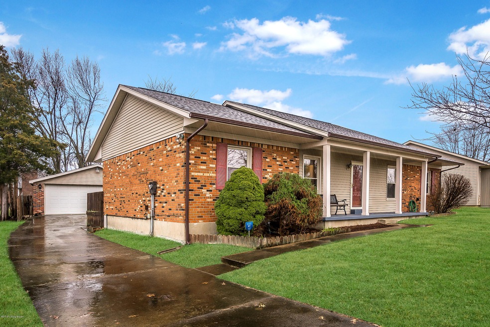 7901 Apple Valley Dr, Louisville, KY 40228 - photo 1