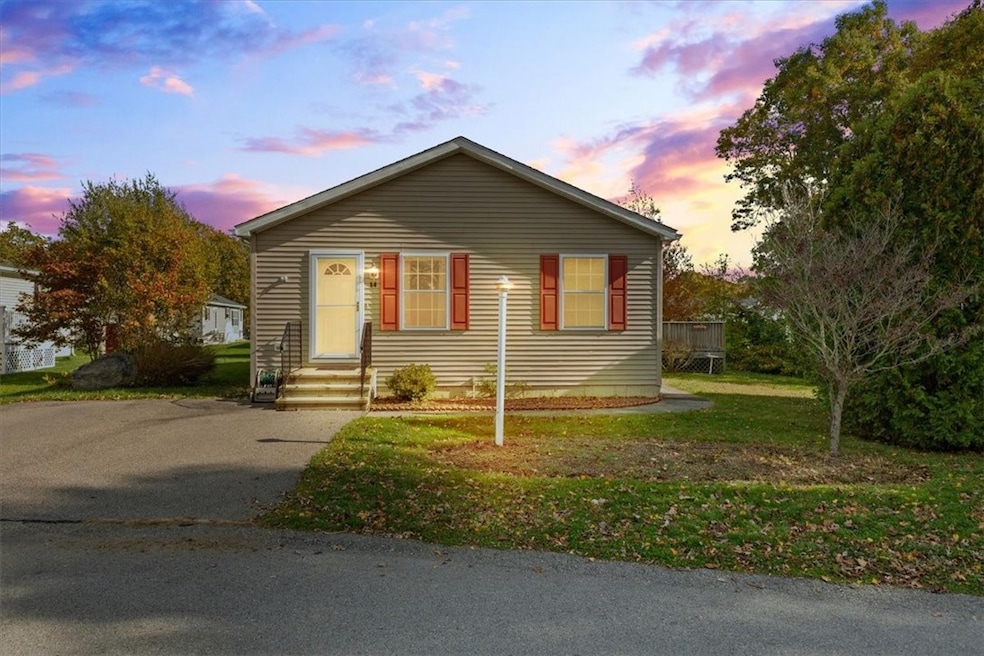 84 Lark Ln, Tiverton, RI 02878 - photo 1