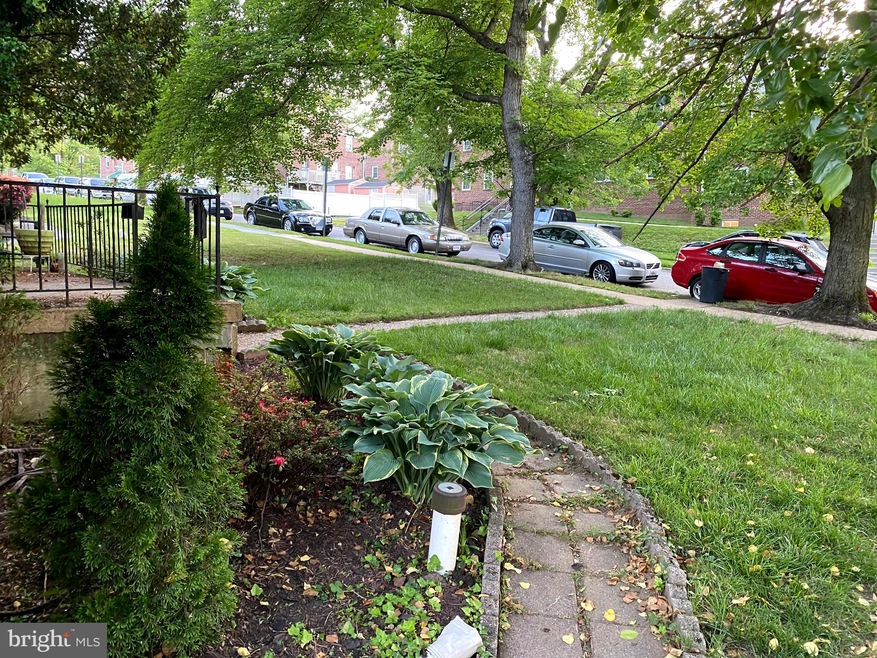 405 S Wickham Rd, Baltimore, MD 21229 - photo 1