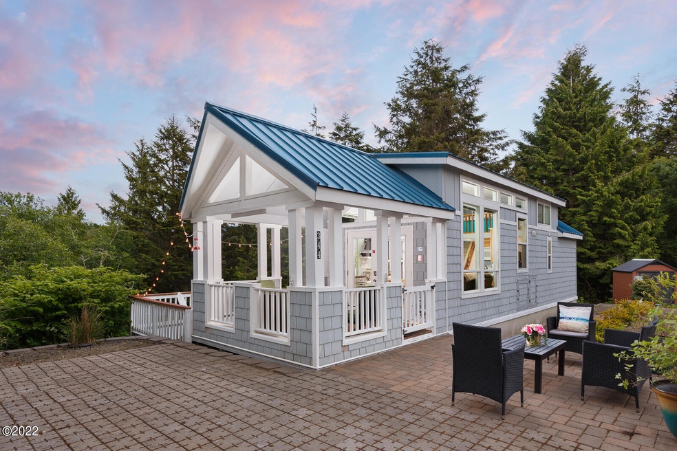 344 SE Tide Ave, Lincoln City, OR 97367 - photo 1