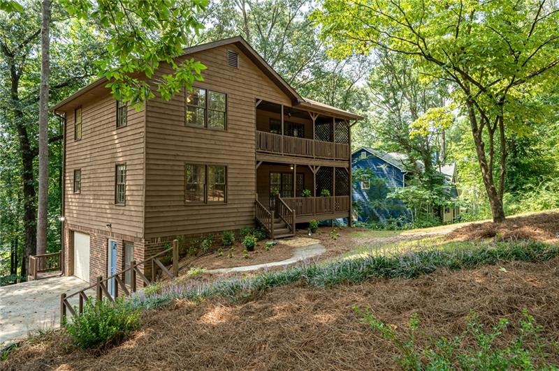 Beautiful home near DT Woodstock!