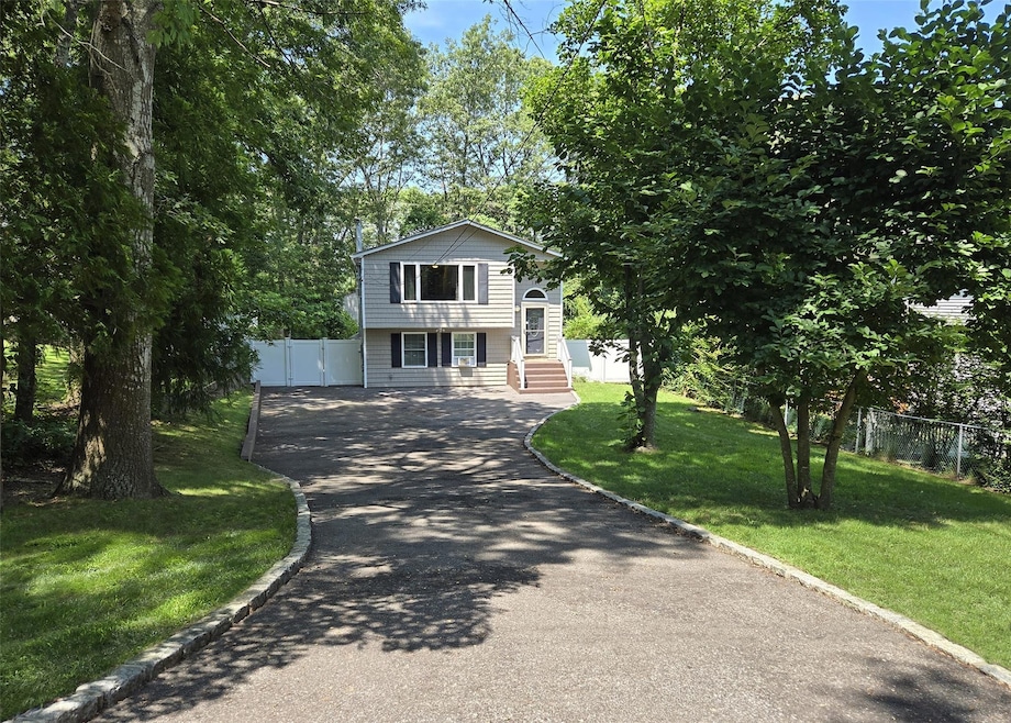 For Sale $639,000 • Co-Listing Agent