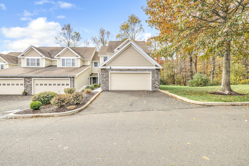 86 Kyles Way unit 86, Shelton, CT 06484 - photo 1