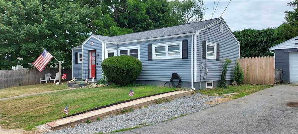 15 Belleview Ave, Tiverton, RI 02878 - photo 1