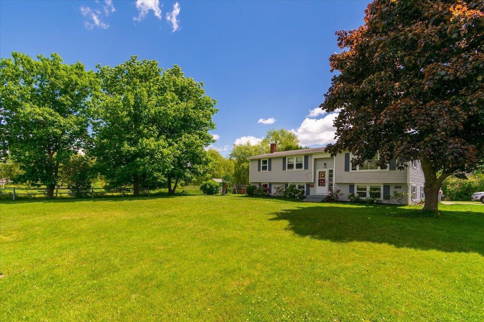 283 Old County Road, Rockland