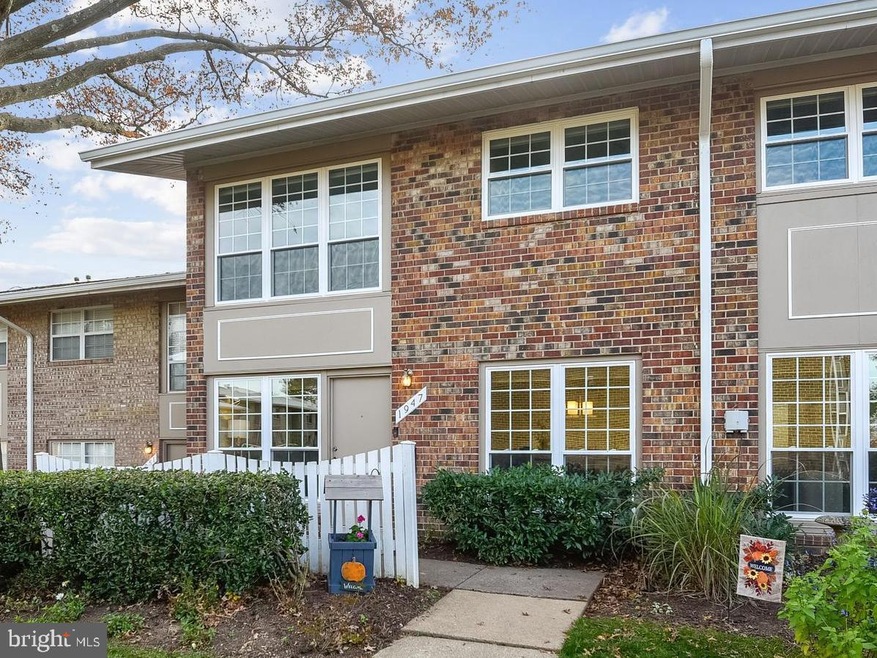 1947 Kennedy Dr unit 1947, McLean, VA 22102 - photo 1