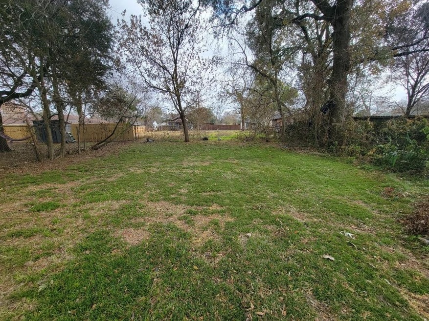 4114 Russell St, Houston, TX 77026 - photo 1