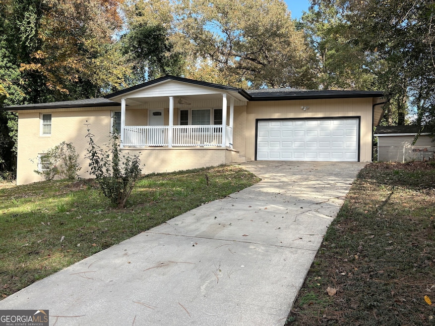 111 Hawthorne Rd, Warner Robins, GA 31093 - photo 1