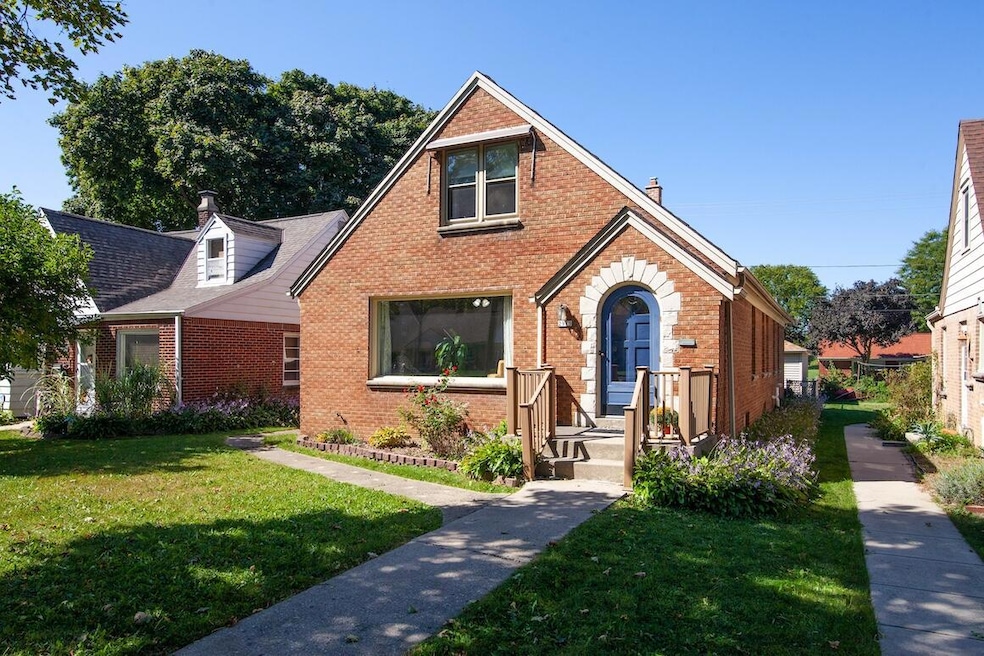 2919 N 85th St, Milwaukee, WI 53222 - photo 1