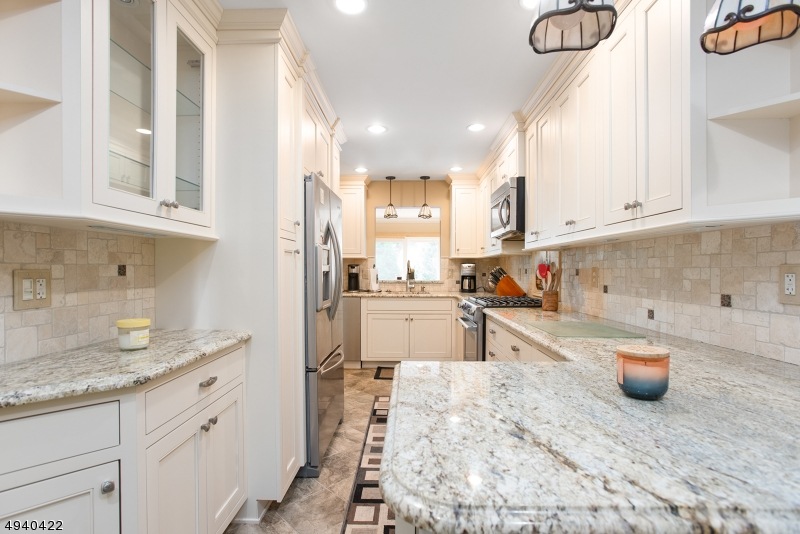 6 Bond St, Bridgewater, NJ 08807 - photo 1