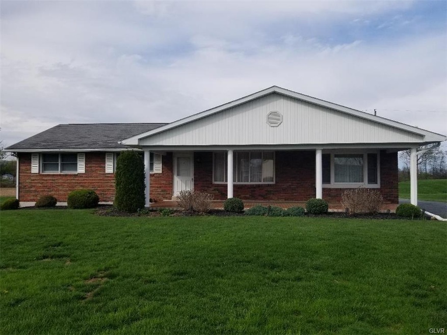 4429 N Sunset Dr, Coopersburg, PA 18036 - photo 1