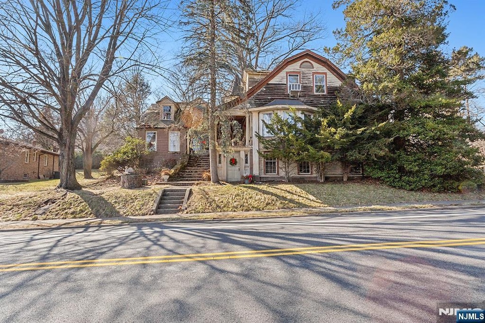 400 Goffle Hill Rd, Hawthorne, NJ 07506 - photo 1