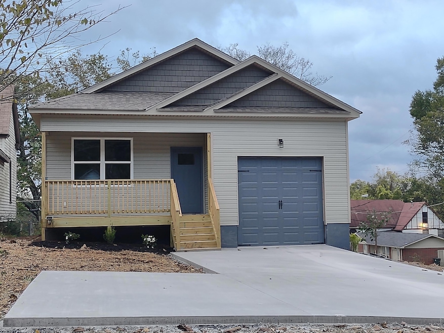 Pending $299,900 • Co-Listing Agent