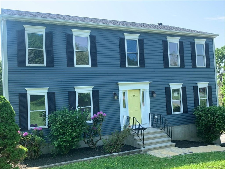 126 Stowe Dr, Poughquag, NY 12570 - photo 1