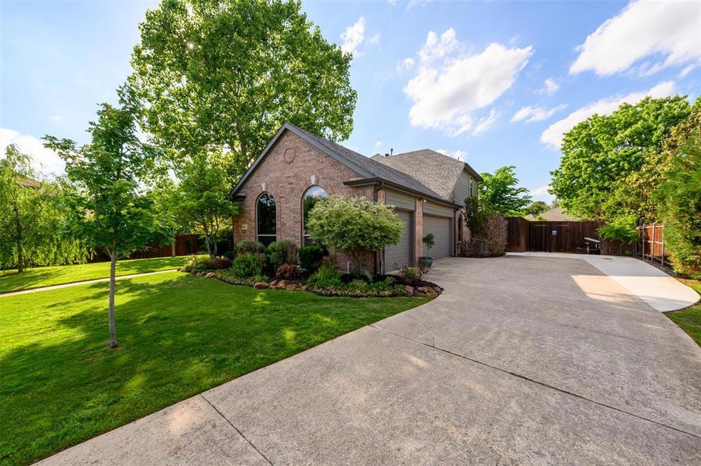 903 Providence St, Denton, TX 76205 - photo 1