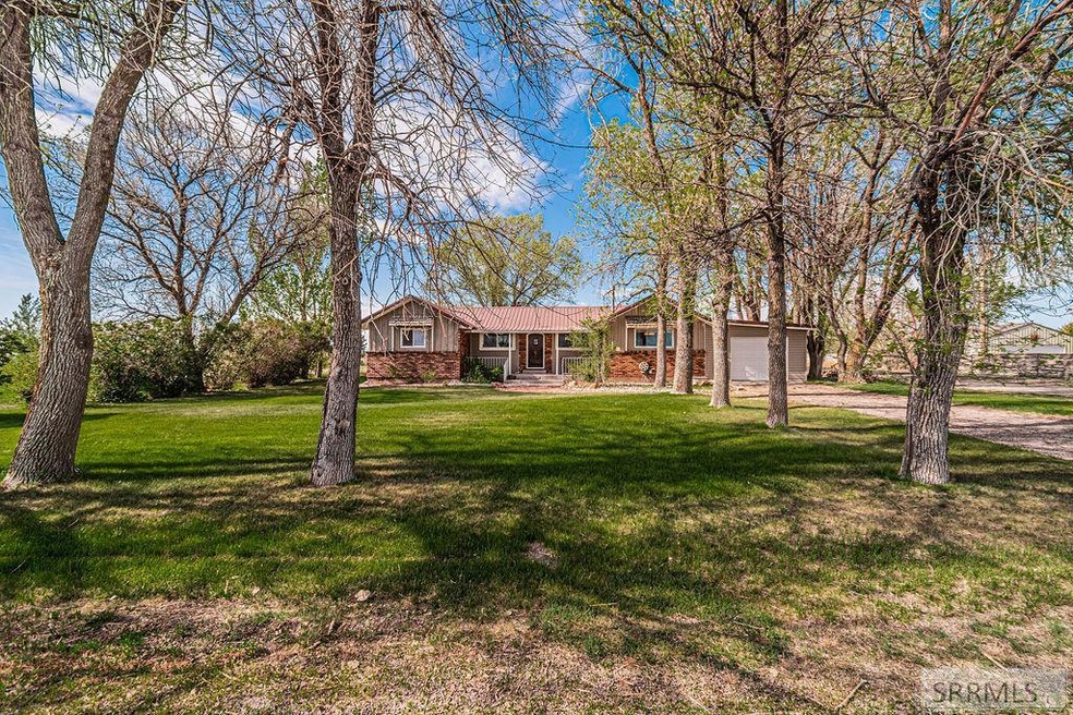 1276 W Hoff Rd, Blackfoot, ID 83221 - photo 1