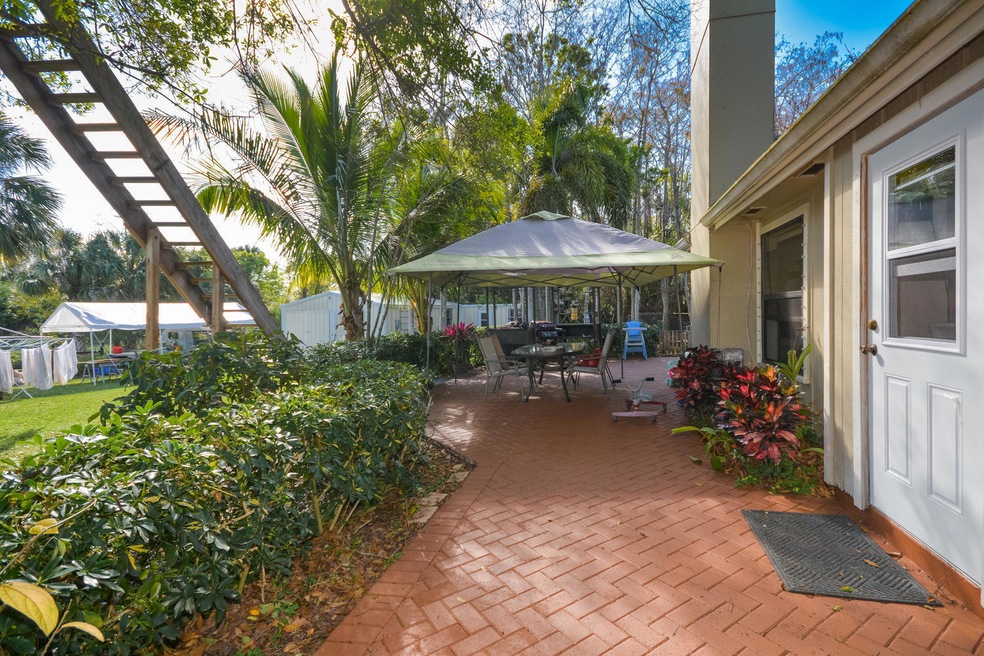 9076 150th Ct N Jupiter FL-large-025-26-